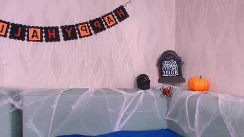 miia scoott  online show from 10.28.25