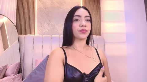 miia scoott  online show from 11.28.25