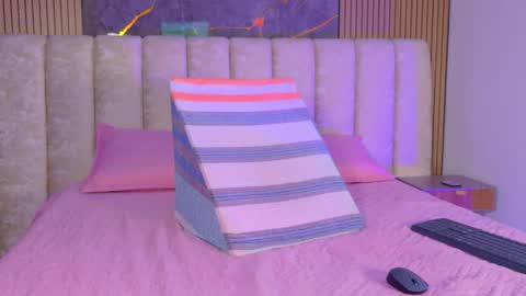 miia scoott  online show from 12.16.25