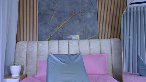 miia scoott  online show from 03.31.26