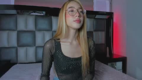 Mia online show from 05.20.26