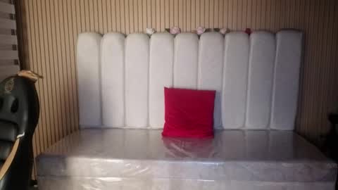 miiaa_evans1 online show from 03.29.26