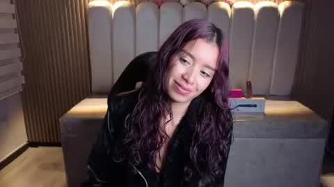 miiaa_evans1 online show from 07.28.26