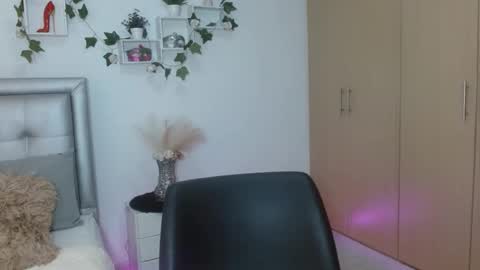 miiaa_k online show from 02.03.26