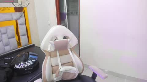 Snapshot of miiaboss chatting on 04.29.26 miiaboss online show from 04.29.26