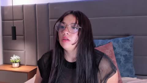 Mia online show from 05.28.26