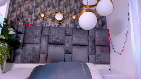 MiaTauro online show from 03.16.26