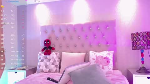 Snapshot of miilu_dancer_ chatting on 09.26.25 Lucii online show from 09.26.25