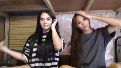 Snapshot of mika_cora chatting on 04.26.26 MIKA online show from 04.26.26