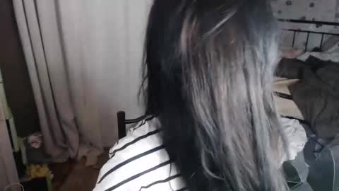Snapshot of mika_cora chatting on 06.01.26 MIKA online show from 06.01.26