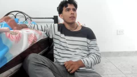 Snapshot of mikael_stor chatting on 10.02.25 mikael_stor online show from 10.02.25