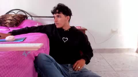 Snapshot of mikael_stor chatting on 10.09.25 mikael_stor online show from 10.09.25