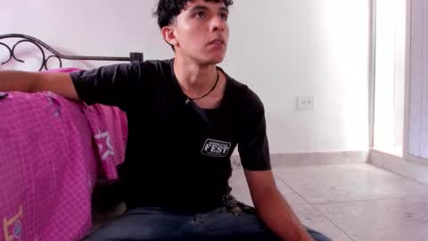 Snapshot of mikael_stor chatting on 10.10.25 mikael_stor online show from 10.10.25