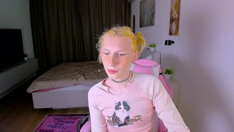 mikaella_nicole online show from 06.20.26