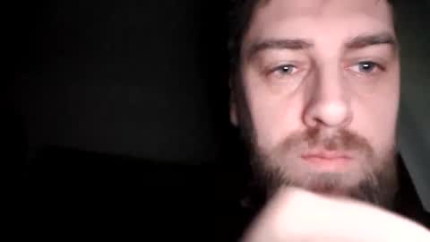 Snapshot of mikavfr chatting on 01.10.25 Mika online show from 01.10.25