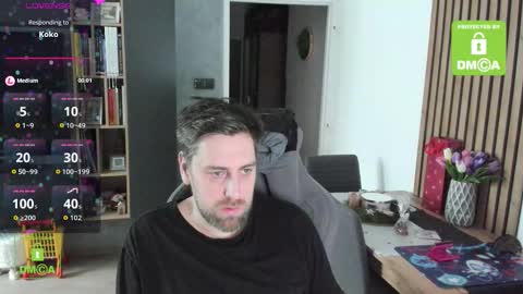 Snapshot of mikavfr chatting on 12.18.25 Mika online show from 12.18.25