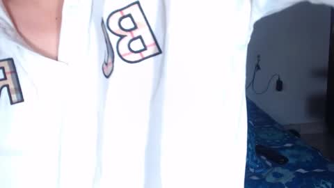 Snapshot of mike_and_bella_ chatting on 09.15.25 bella online show from 09.15.25