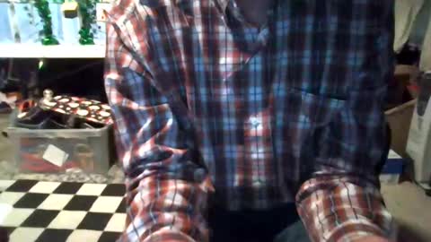 Snapshot of mikeb3200 chatting on 12.31.24 mikeb3200 online show from 12.31.24