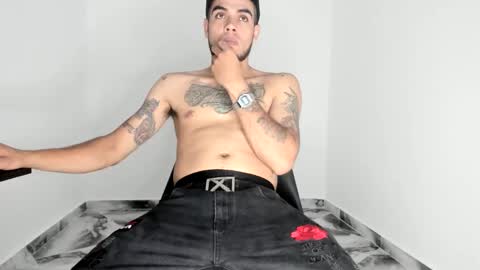 mikee_scooth online show from 11.23.25