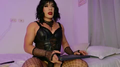 Snapshot of mikegaitan1 chatting on 09.12.25 mikegaitan1 online show from 09.12.25