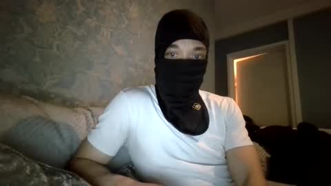 Snapshot of mikelovejones chatting on 03.08.25 mikelovejones online show from 03.08.25