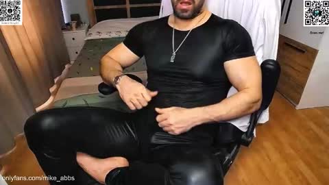 Snapshot of mikestrip chatting on 03.24.26 Mike online show from 03.24.26