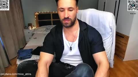 Snapshot of mikestrip chatting on 04.29.26 Mike online show from 04.29.26