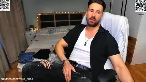 Snapshot of mikestrip chatting on 04.29.26 Mike online show from 04.29.26
