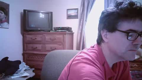 Snapshot of mikewulds chatting on 04.21.26 Mike online show from 04.21.26