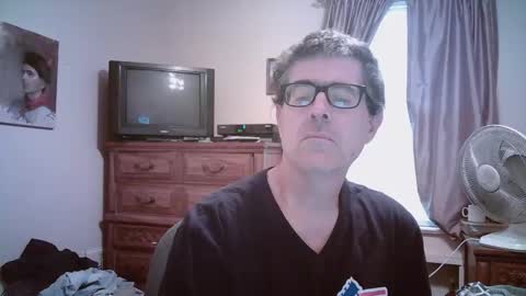 Snapshot of mikewulds chatting on 04.24.26 Mike online show from 04.24.26