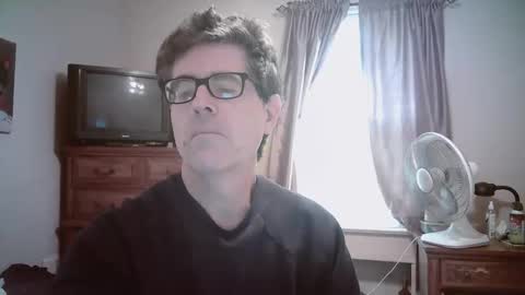 Snapshot of mikewulds chatting on 05.25.26 Mike online show from 05.25.26