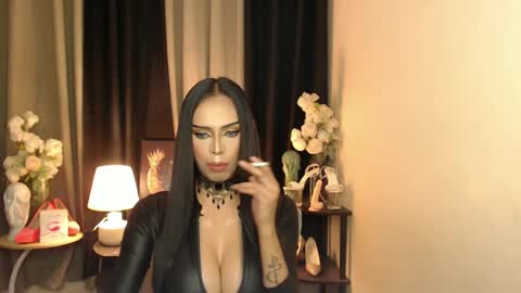 Mistress MikeyAlawi online show from 02.06.25
