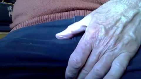 Snapshot of mikeybed chatting on 09.23.25 mikeybed online show from 09.23.25