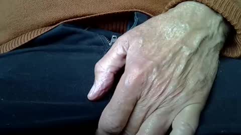 Snapshot of mikeybed chatting on 09.24.25 mikeybed online show from 09.24.25