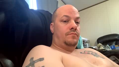 Snapshot of mikeylikesit2222 chatting on 01.21.25 mikeylikesit2222 online show from 01.21.25