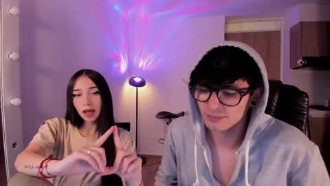 VIOLETAMIKE online show from 04.15.26