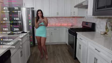 Snapshot of mikmagik chatting on 12.30.24 Mikaylah online show from 12.30.24