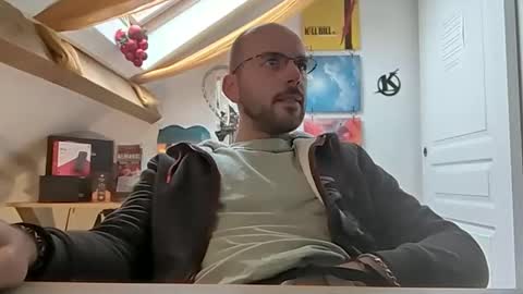 Snapshot of mikmik91 chatting on 12.18.24 mikmik91 online show from 12.18.24