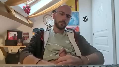 Snapshot of mikmik91 chatting on 12.18.24 mikmik91 online show from 12.18.24