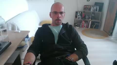 Snapshot of mikmik91 chatting on 09.10.25 mikmik91 online show from 09.10.25