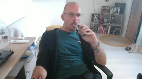 Snapshot of mikmik91 chatting on 09.11.25 mikmik91 online show from 09.11.25