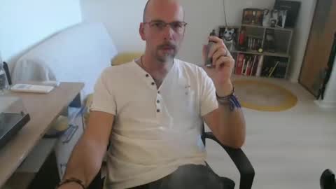 Snapshot of mikmik91 chatting on 09.19.25 mikmik91 online show from 09.19.25