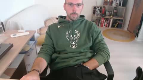 Snapshot of mikmik91 chatting on 09.23.25 mikmik91 online show from 09.23.25