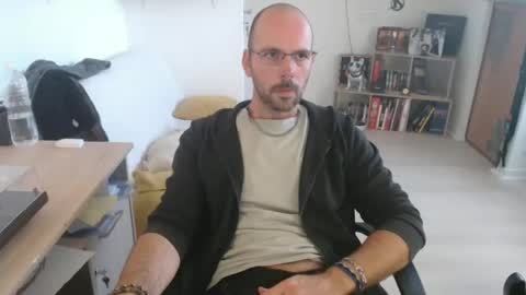 Snapshot of mikmik91 chatting on 09.29.25 mikmik91 online show from 09.29.25