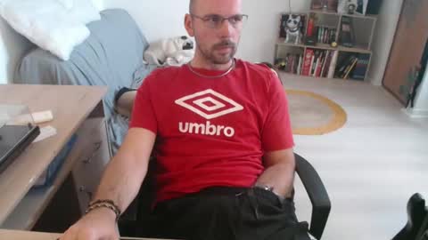 Snapshot of mikmik91 chatting on 10.10.25 mikmik91 online show from 10.10.25