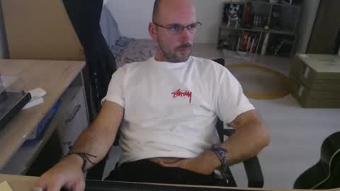 Snapshot of mikmik91 chatting on 10.20.25 mikmik91 online show from 10.20.25