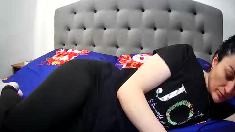 Mikyloveu online show from 04.06.26