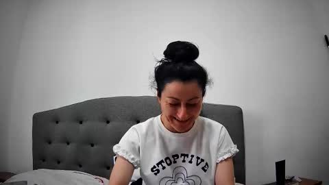 Snapshot of mikyloveu chatting on 05.05.26 Mikyloveu online show from 05.05.26