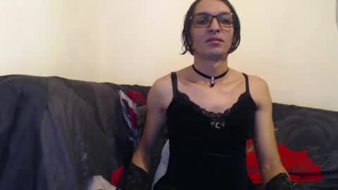 Snapshot of mikyzazo chatting on 01.01.25 Miky Zazo online show from 01.01.25