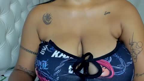 Snapshot of mila_bigboobs chatting on 12.14.24 mila online show from 12.14.24